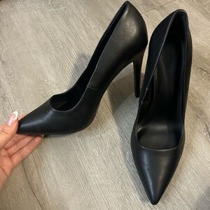 JustFab Classic Black Pointed Heels